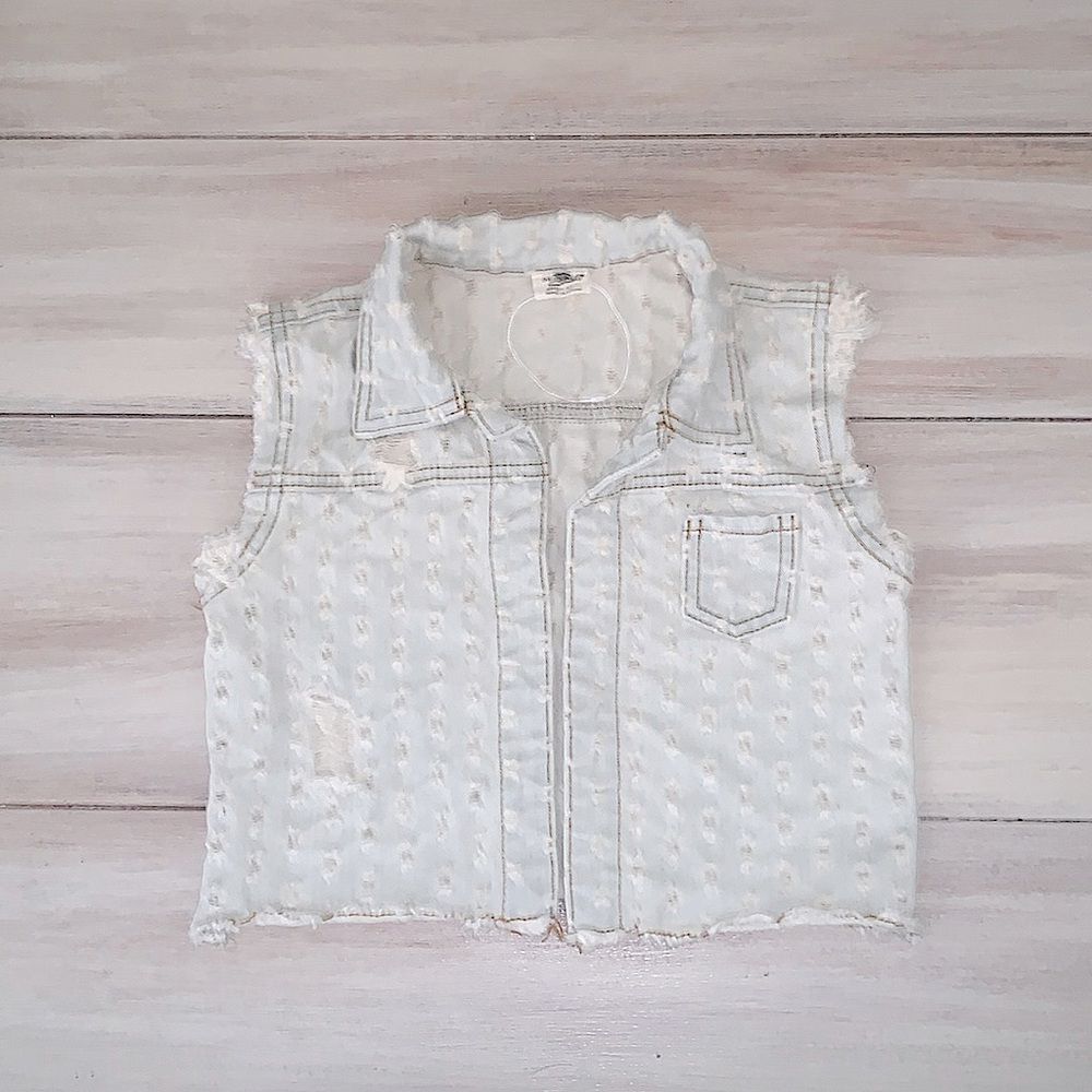 NWOT M.L. Kids Girl’s Distressed Wash Denim Vest Size 7